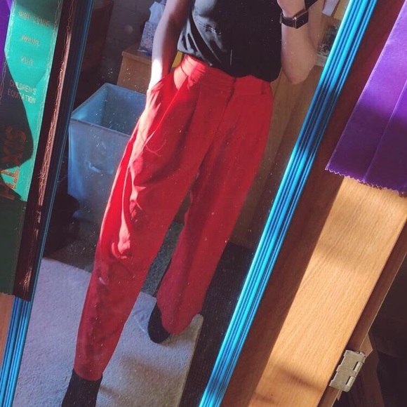 Beautiful high waist red flair like dress pants - Picture 4 of 4